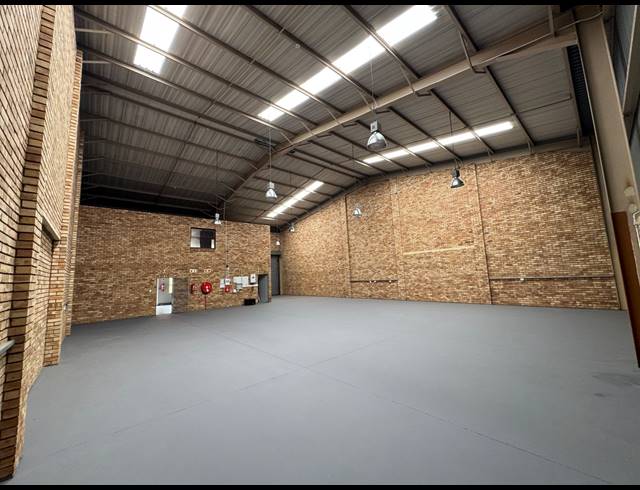 400M² WAREHOUSE TO LET IN LINBRO PARK